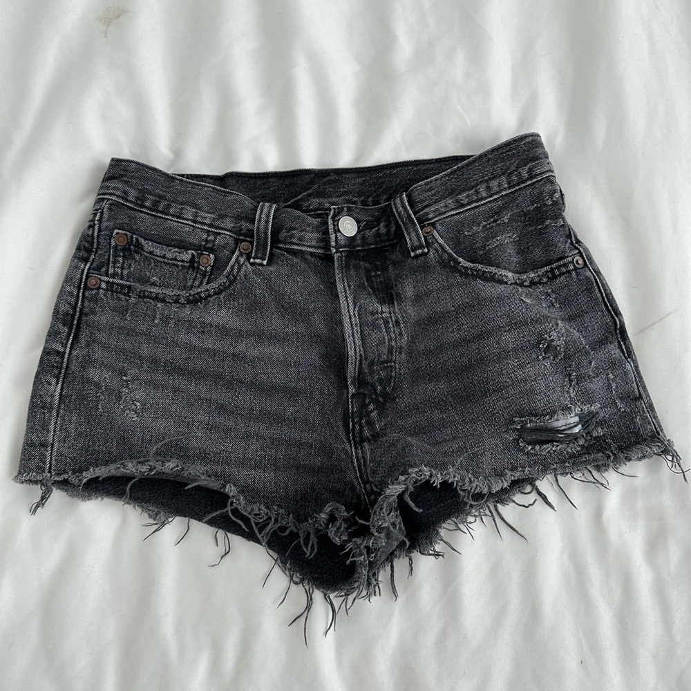 Levi’s 501 Mid-Rise Denim Short – Trashed Black